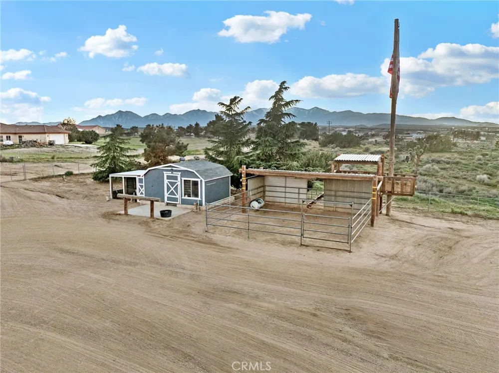 6232 Coriander Oak Hills, CA 92344