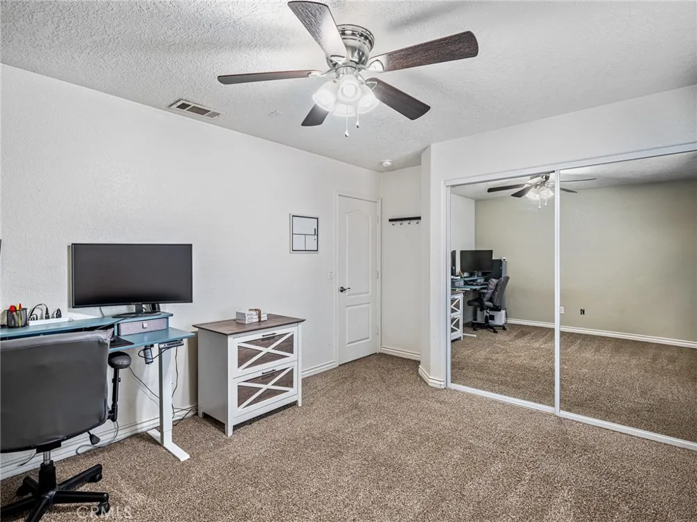 6232 Coriander Oak Hills, CA 92344