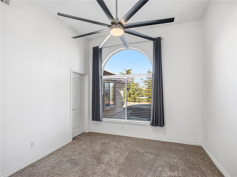 6232 Coriander Oak Hills, CA 92344