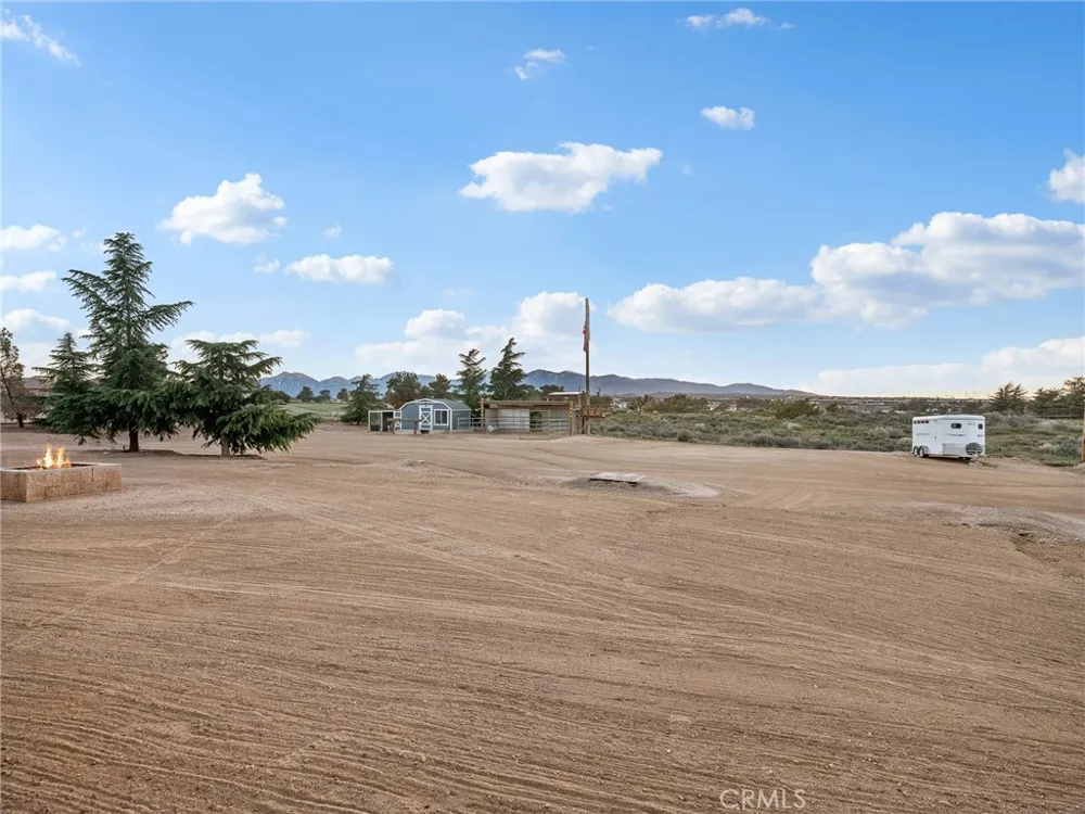 6232 Coriander Oak Hills, CA 92344