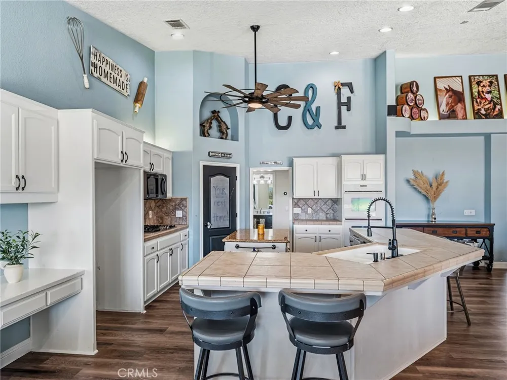 6232 Coriander Oak Hills, CA 92344