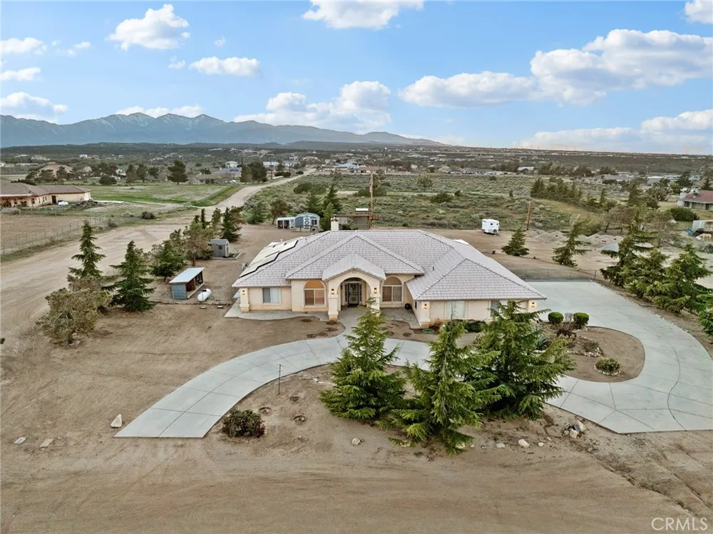 6232 Coriander Oak Hills, CA 92344