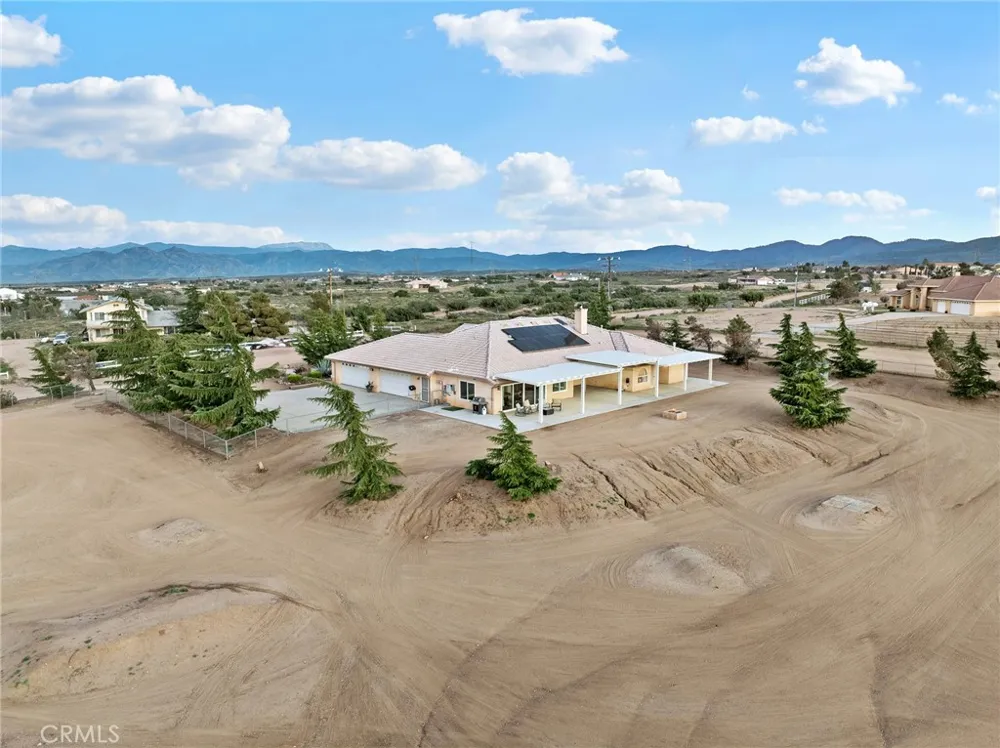 6232 Coriander Oak Hills, CA 92344