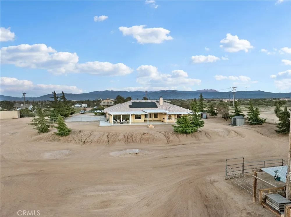 6232 Coriander Oak Hills, CA 92344
