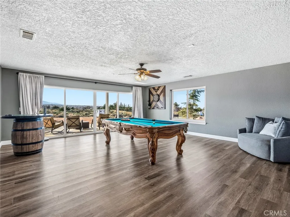 6232 Coriander Oak Hills, CA 92344