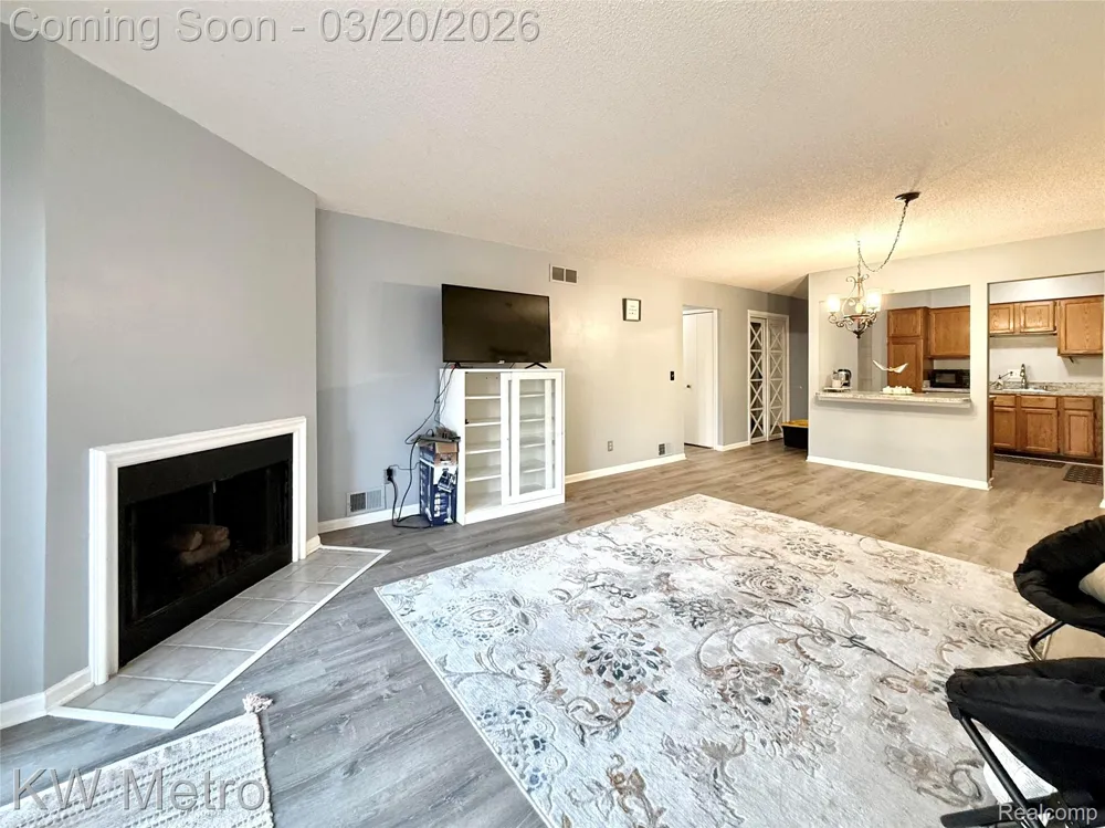 11773 Sycamore Drive #25 Plymouth City, MI 48170