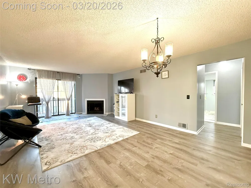 11773 Sycamore Drive #25 Plymouth City, MI 48170