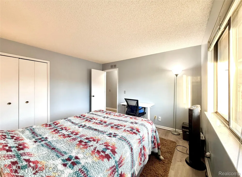 11773 Sycamore Drive #25 Plymouth City, MI 48170