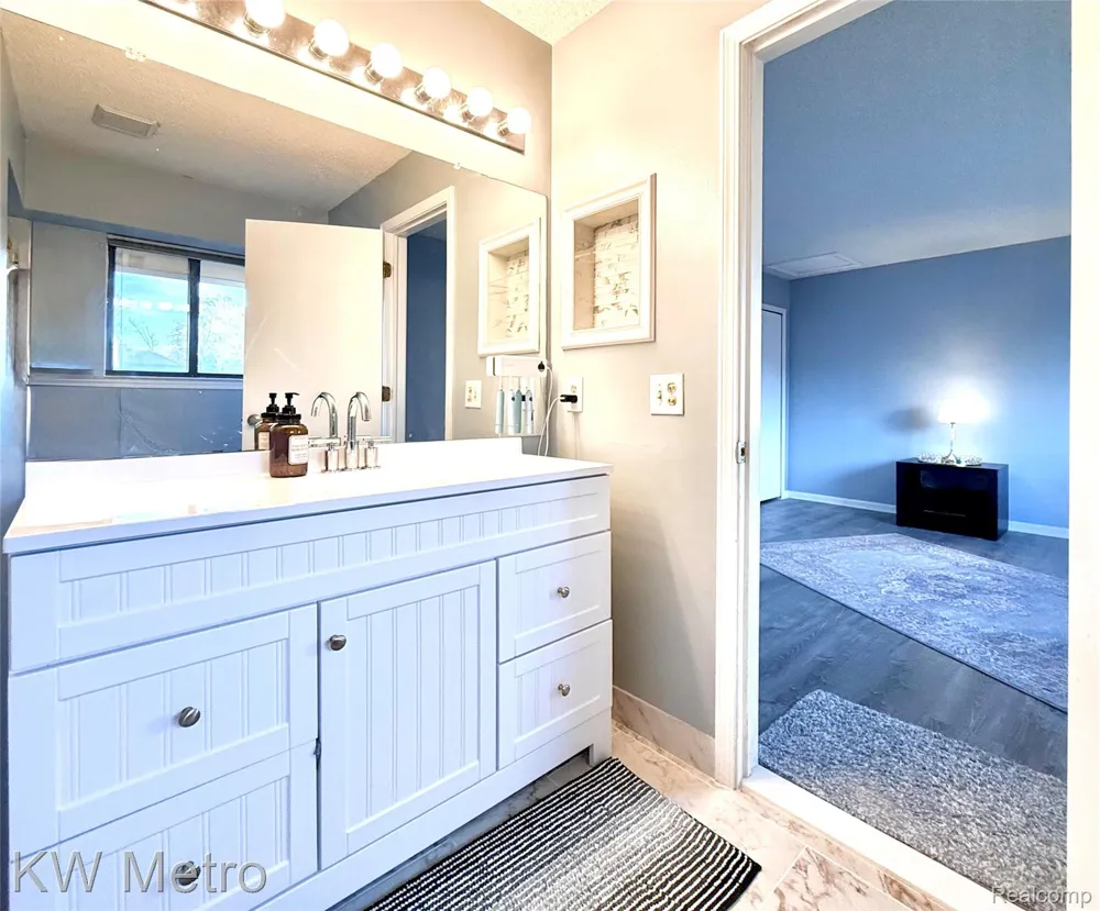 11773 Sycamore Drive #25 Plymouth City, MI 48170