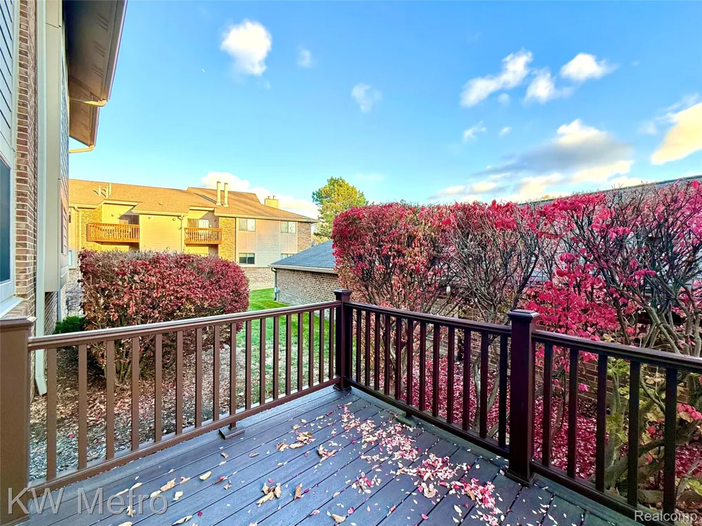 11773 Sycamore Drive #25 Plymouth City, MI 48170