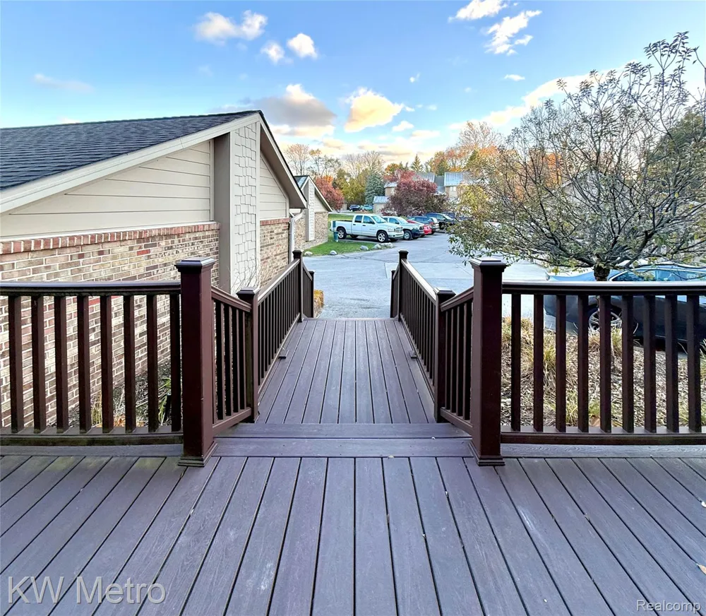 11773 Sycamore Drive #25 Plymouth City, MI 48170