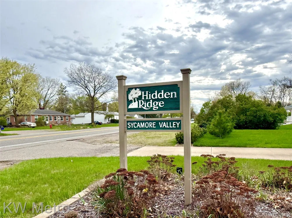 11773 Sycamore Drive #25 Plymouth City, MI 48170