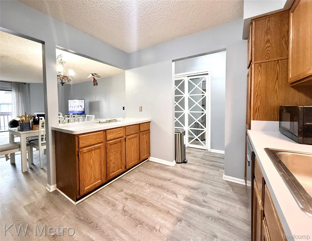11773 Sycamore Drive #25 Plymouth City, MI 48170