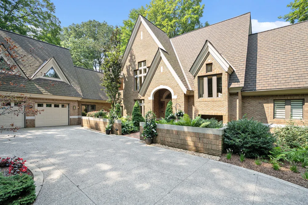5285 Lakeshore Drive Port Sheldon Township, MI 49424