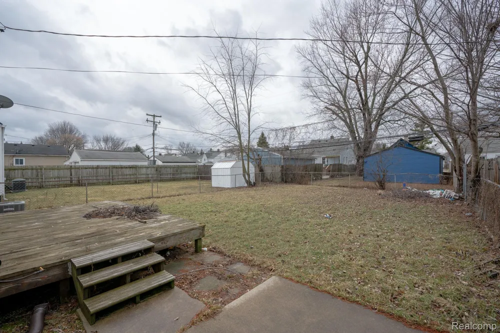 22149 David Avenue Eastpointe City, MI 48021