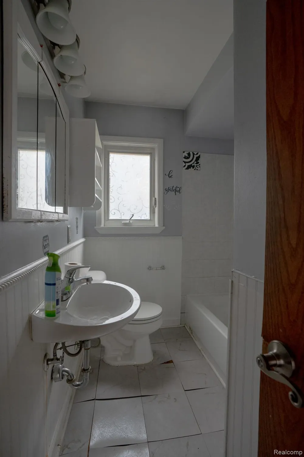 22149 David Avenue Eastpointe City, MI 48021