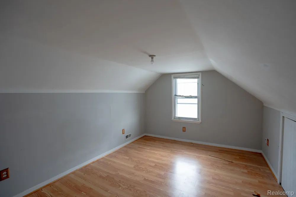 22149 David Avenue Eastpointe City, MI 48021