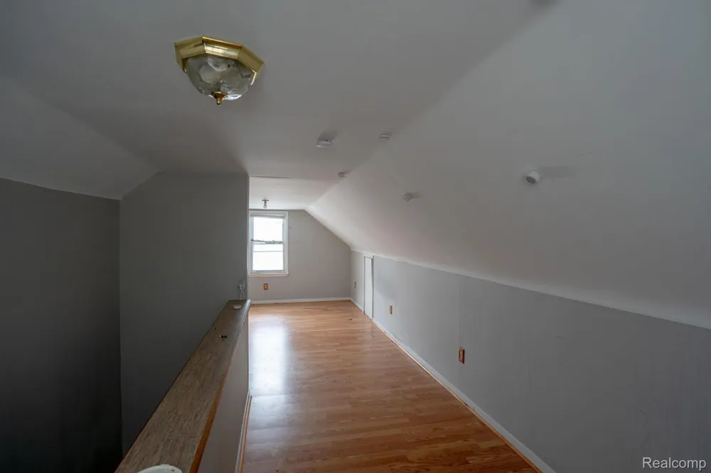 22149 David Avenue Eastpointe City, MI 48021