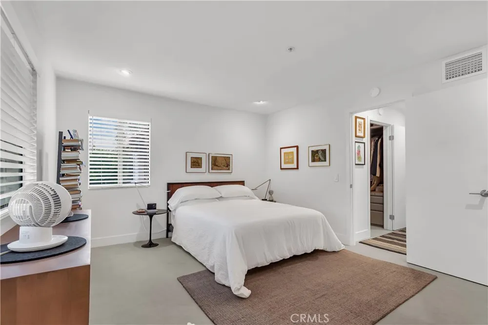 128 Villa Point Newport Beach, CA 92660