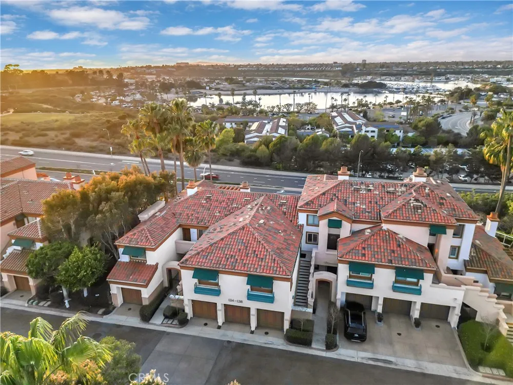 128 Villa Point Newport Beach, CA 92660