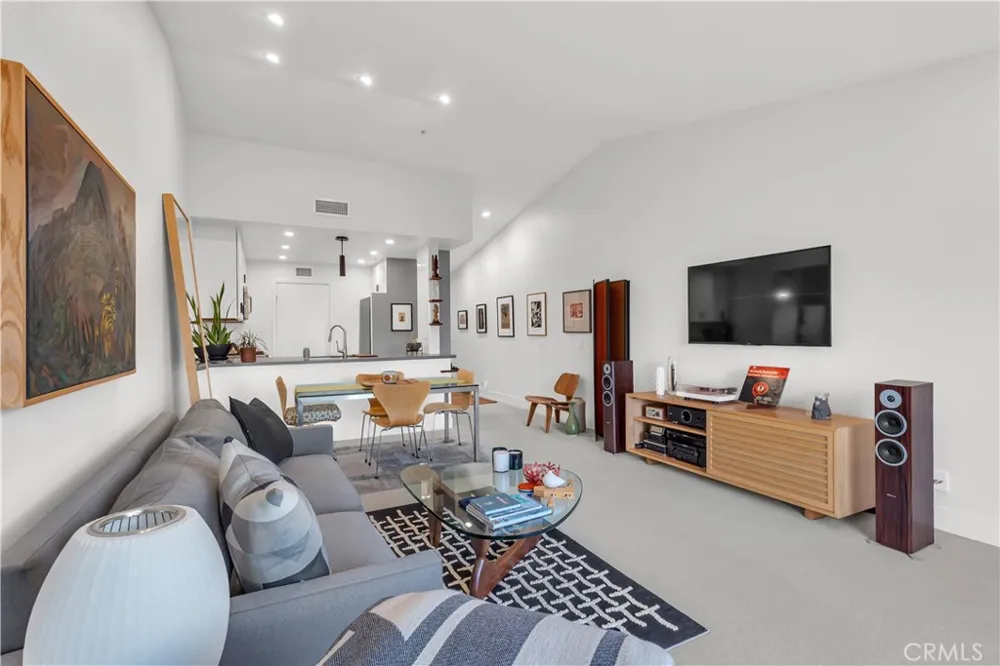 128 Villa Point Newport Beach, CA 92660