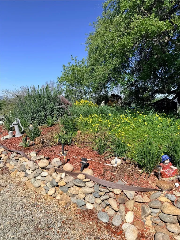 9556 Banderilla La Grange, CA 95329