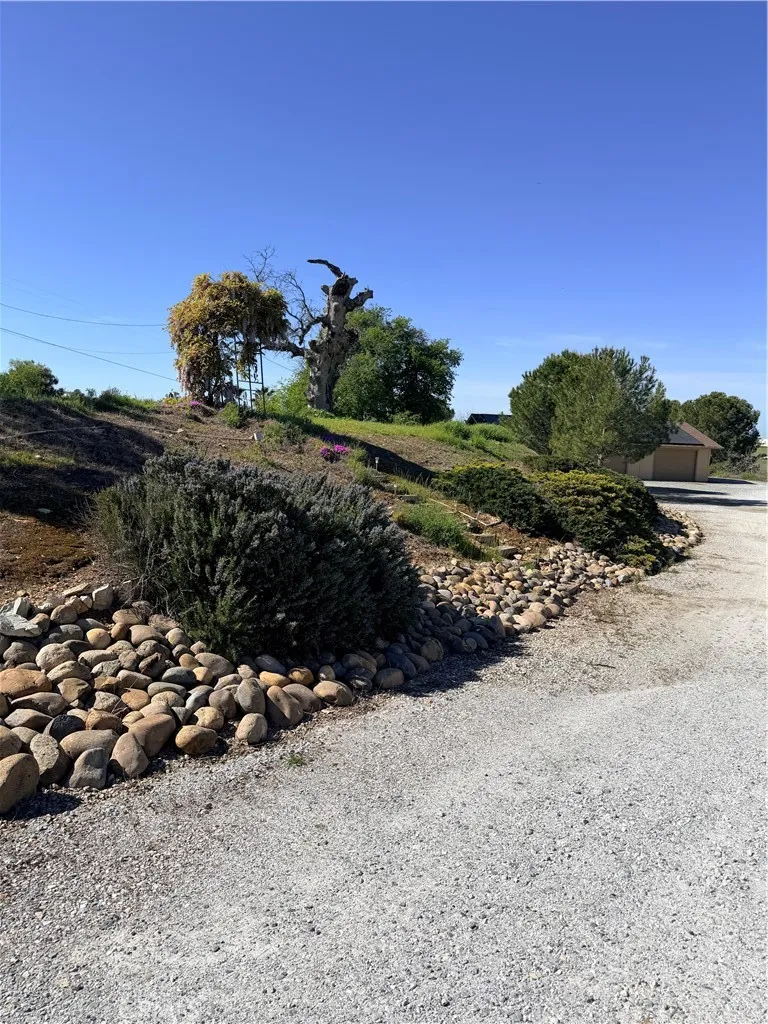 9556 Banderilla La Grange, CA 95329