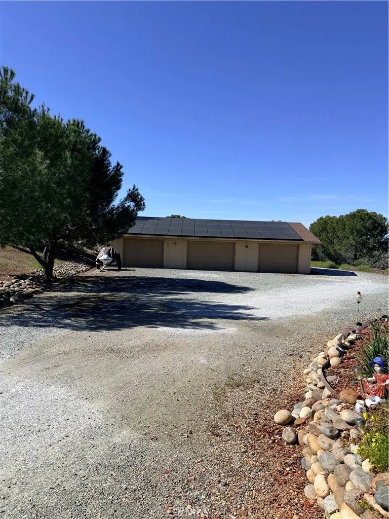 9556 Banderilla La Grange, CA 95329