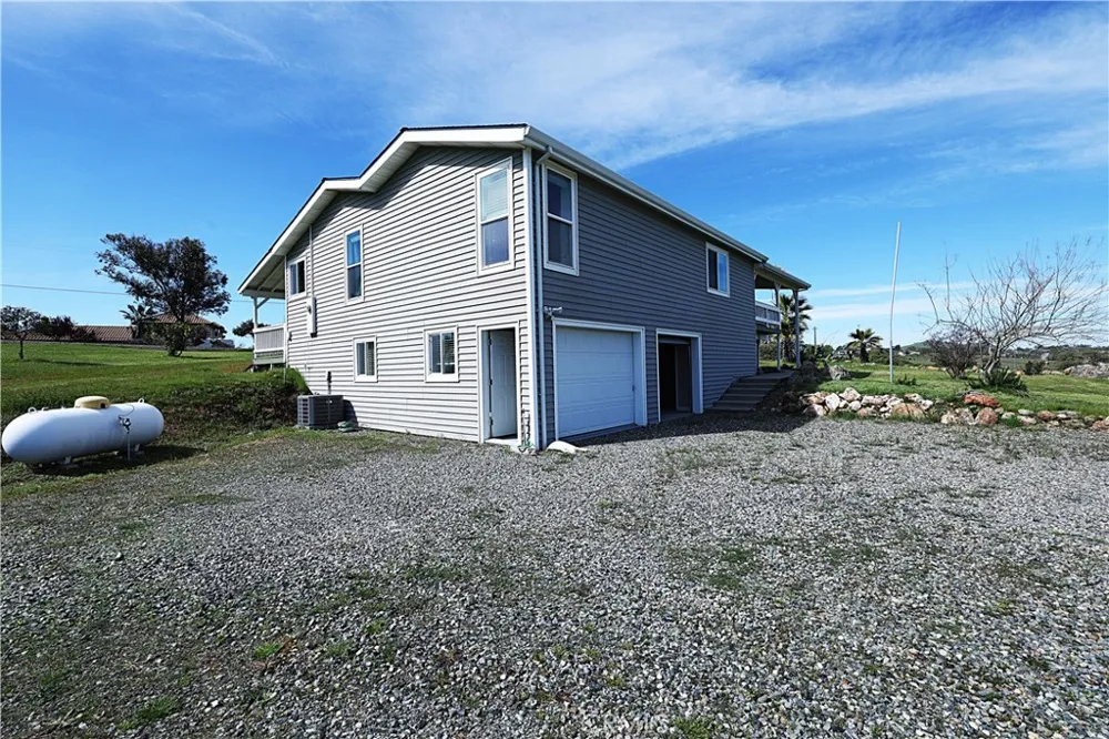 9570 Banderilla La Grange, CA 95329