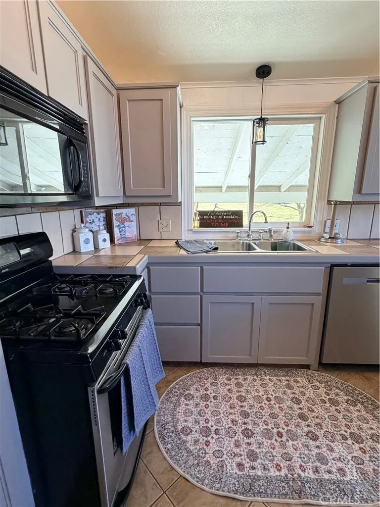 9570 Banderilla La Grange, CA 95329