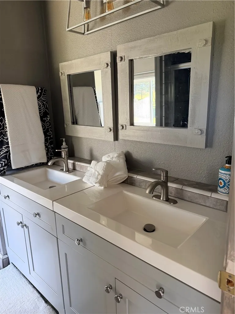 9570 Banderilla La Grange, CA 95329