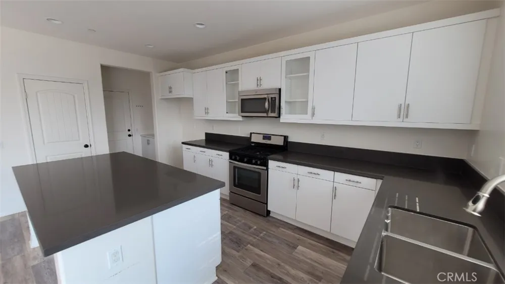 22056 Windham Way Saugus, CA 91350