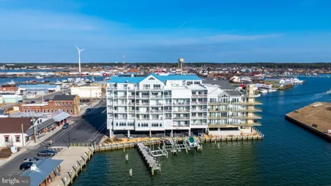 1 DOCK STREET #301