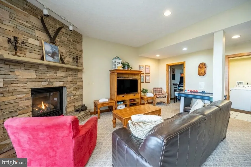 110 HIGHLINE DRIVE Mc Henry, MD 21541