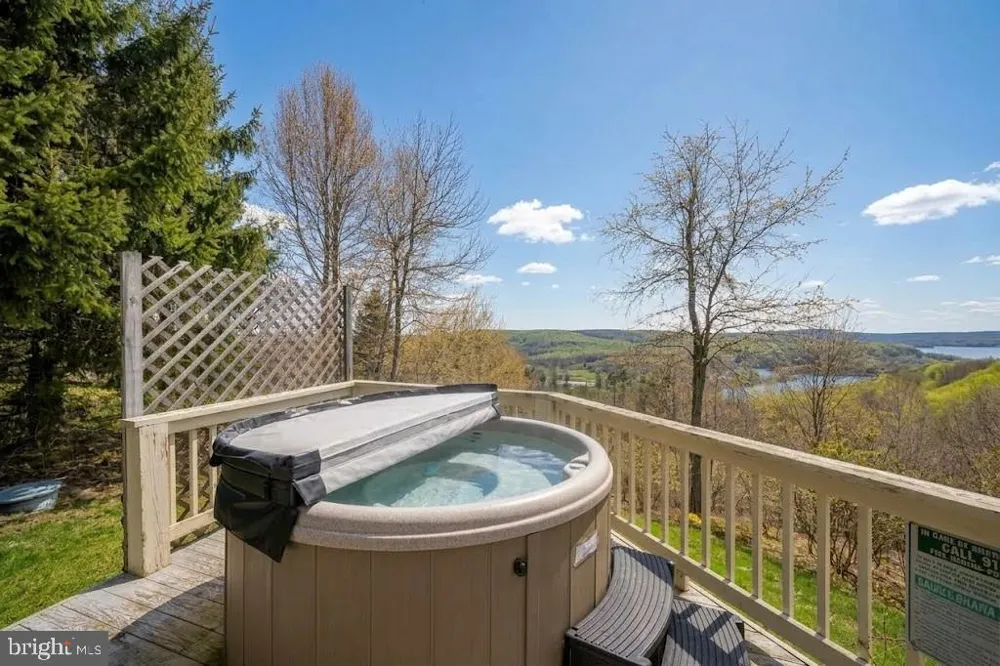 110 HIGHLINE DRIVE Mc Henry, MD 21541