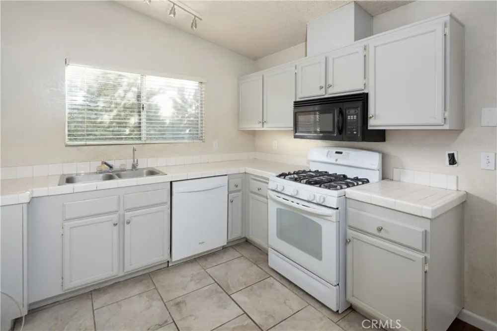 545 E Santa Cruz Court Santa Maria, CA 93455