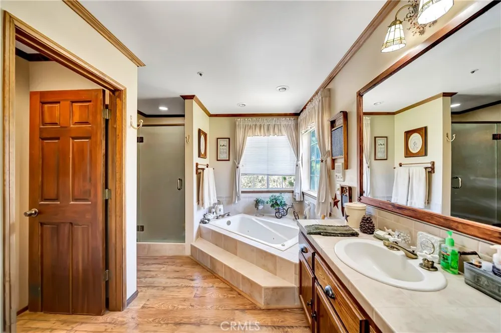 11720 Honeybee Lane Juniper Hills, CA 93543