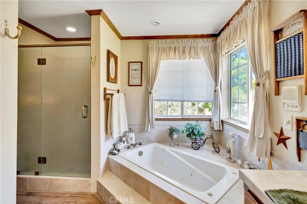 11720 Honeybee Lane Juniper Hills, CA 93543