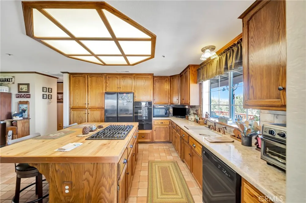 11720 Honeybee Lane Juniper Hills, CA 93543