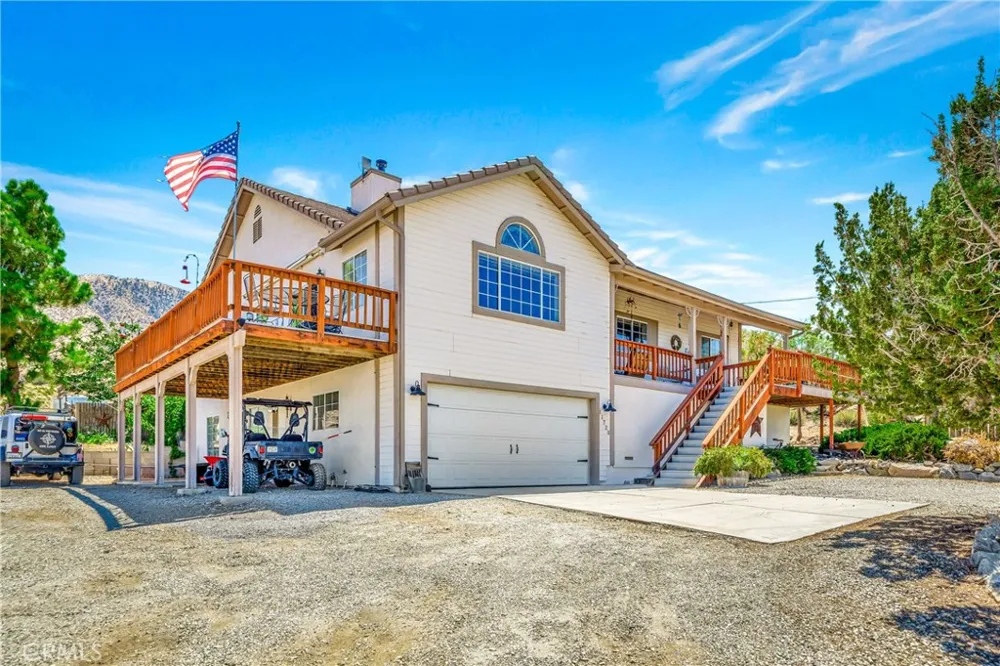 11720 Honeybee Lane Juniper Hills, CA 93543