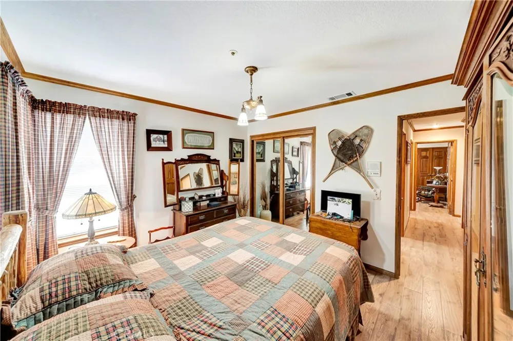 11720 Honeybee Lane Juniper Hills, CA 93543