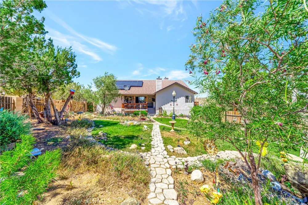 11720 Honeybee Lane Juniper Hills, CA 93543