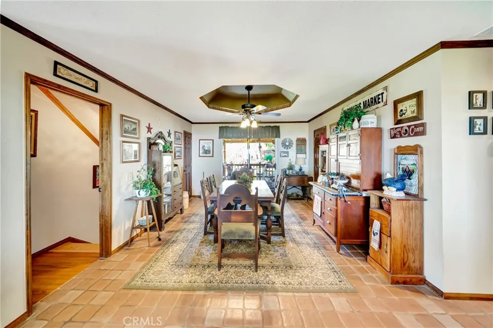 11720 Honeybee Lane Juniper Hills, CA 93543