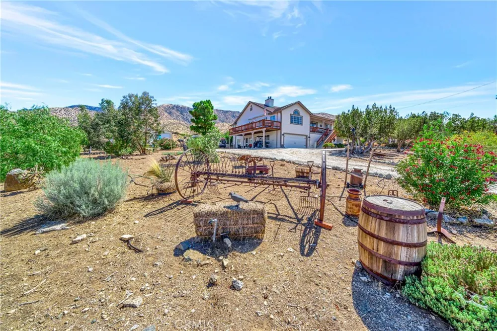 11720 Honeybee Lane Juniper Hills, CA 93543