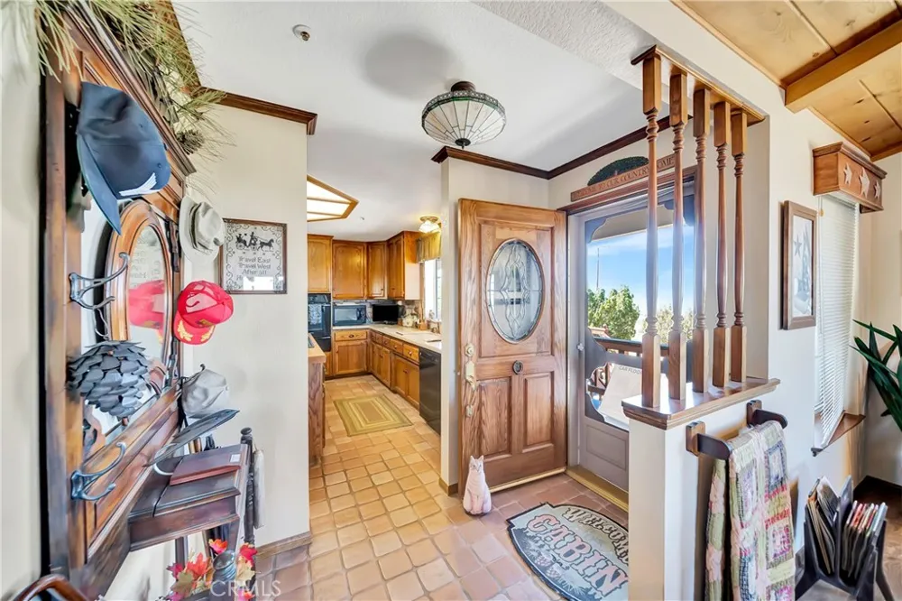 11720 Honeybee Lane Juniper Hills, CA 93543