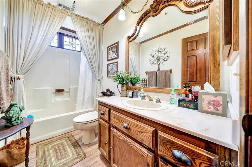 11720 Honeybee Lane Juniper Hills, CA 93543