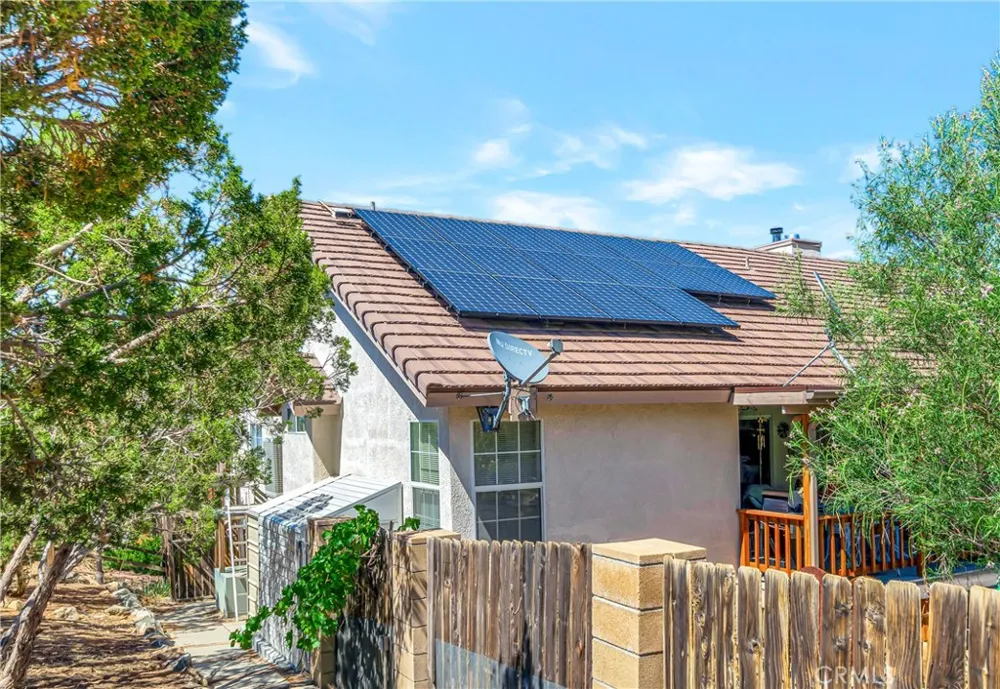 11720 Honeybee Lane Juniper Hills, CA 93543