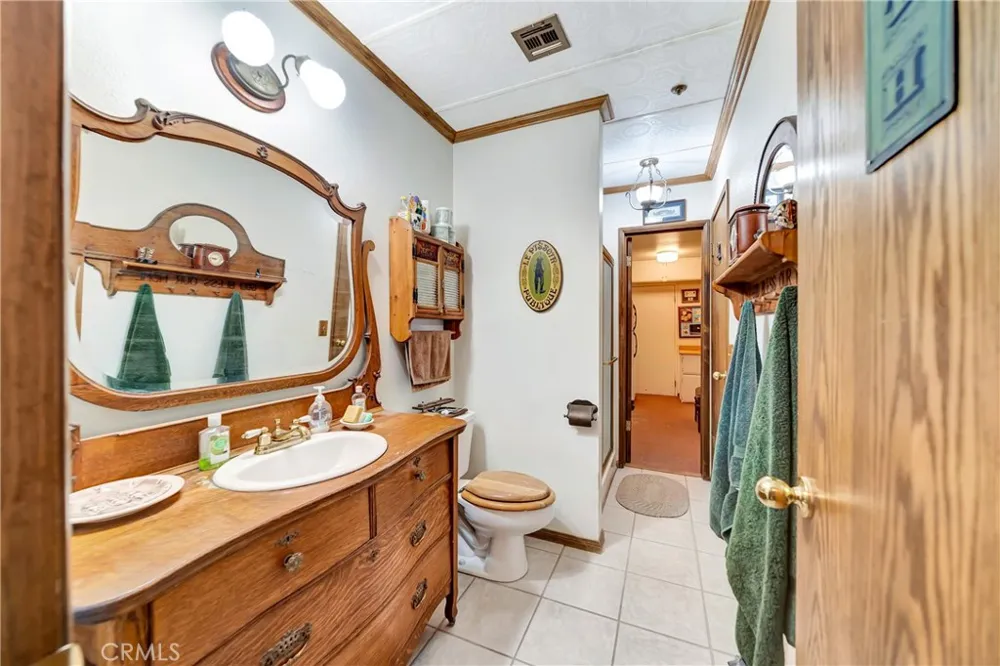 11720 Honeybee Lane Juniper Hills, CA 93543