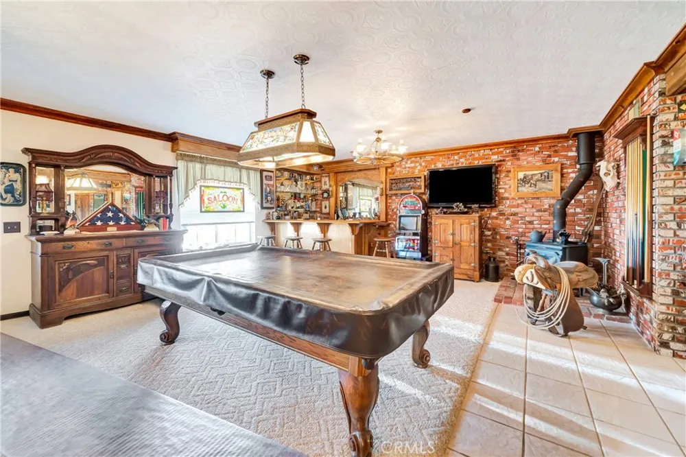 11720 Honeybee Lane Juniper Hills, CA 93543