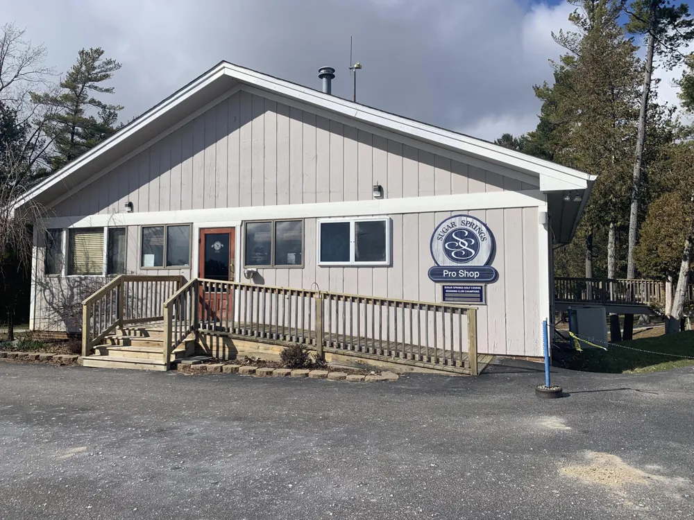 67 Fairfield Gladwin, MI 48624